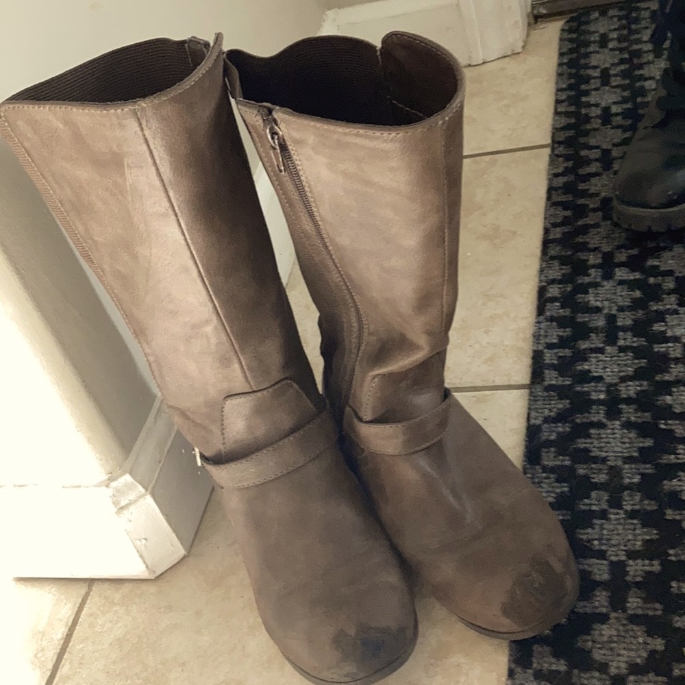 Used Brown Girls Boots